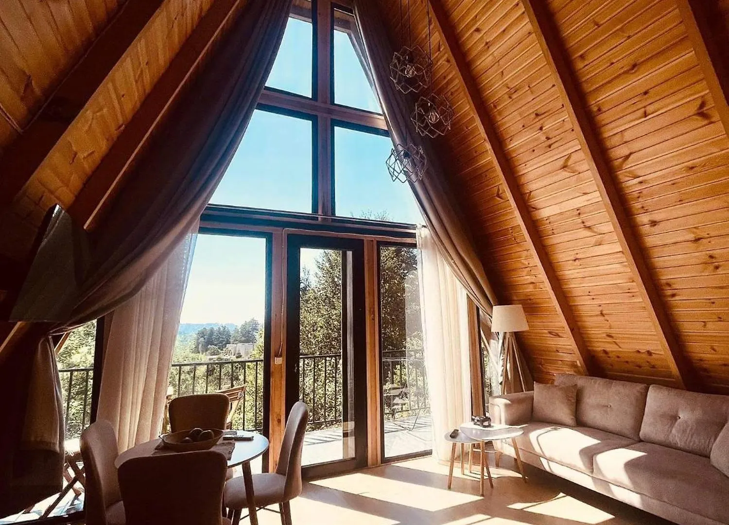 Cottage House Of Light A Batoumi Villa